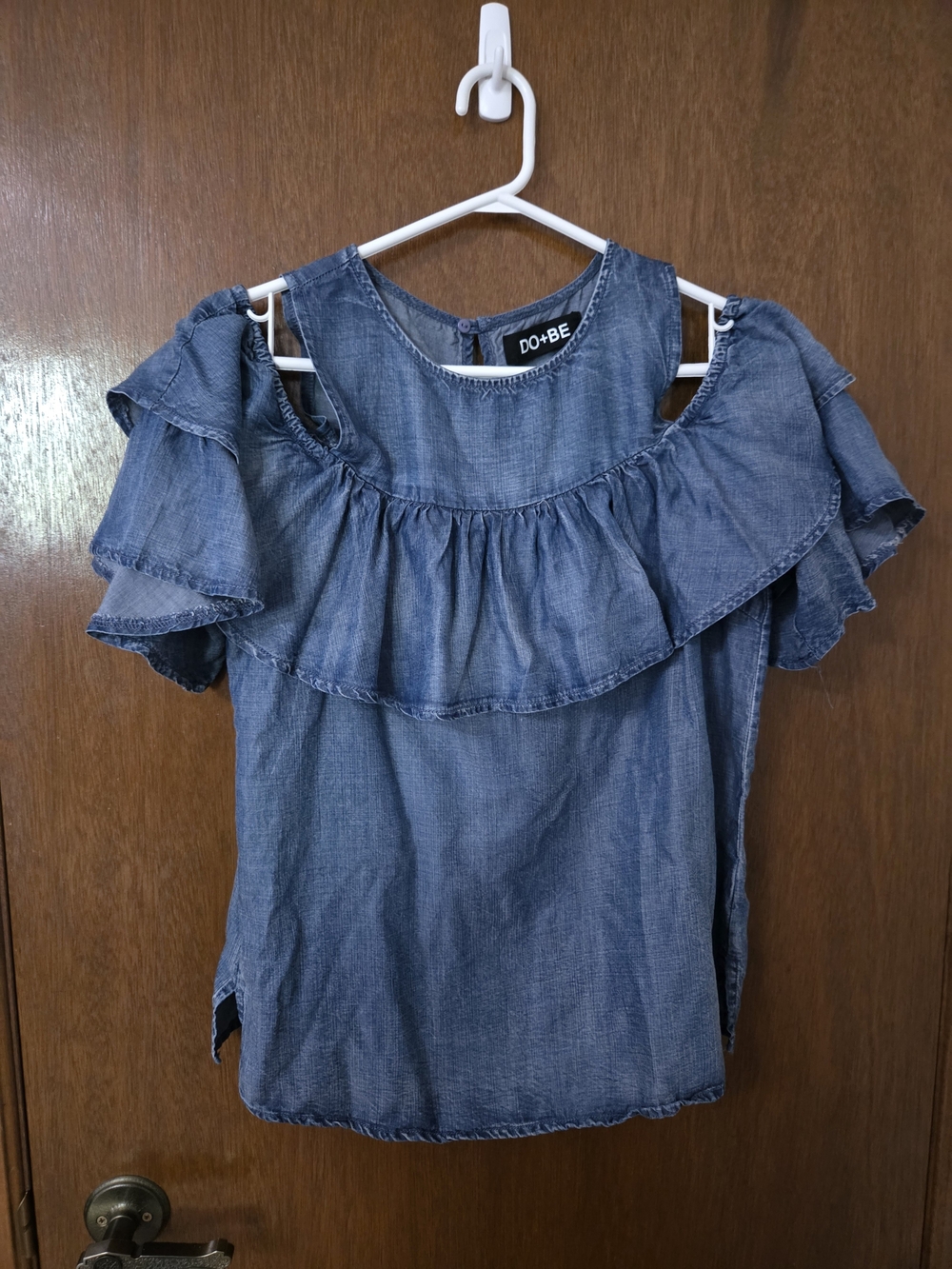 DO+BE Chambray Cold-Shoulder Ruffle Blouse in Denim Blue